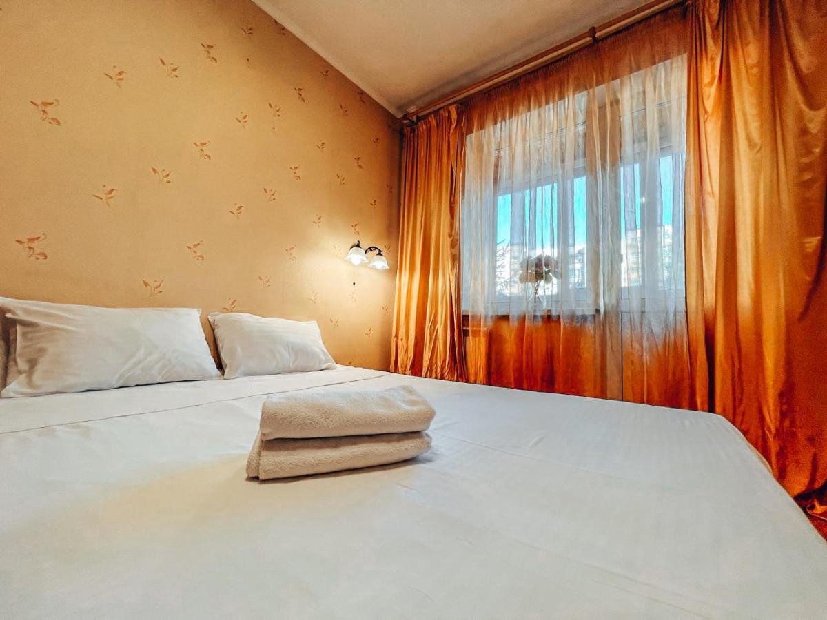 Apartments Near The Exhibition Centre Kyiv Exterior photo